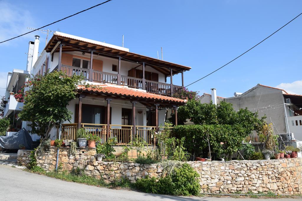 Dimitra'S Apartment Votsi  Exterior photo