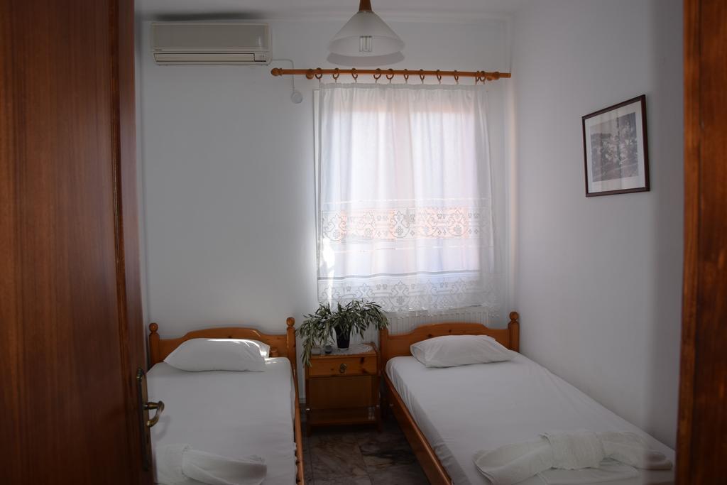Dimitra'S Apartment Votsi  Exterior photo